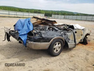 2004 Ford Expedition Eddie Bauer z VIN 1FMFU18L04LB47907, wystawiony jako Copart lot #53863365 z przebiegiem Nie podano mil oraz Nie do naprawy • Non repairable. Historia ofert i sprzedaży dostępna na DreamBid. Obrazek 3.