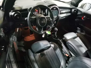 2019 MINI Convertible Cooper S с VIN WMWWG9C52K3E40384, выставлен на аукционе Copart как лот 86541954 с пробегом 81 384 миль миль и Списание • Salvage title. История ставок и продаж доступна на DreamBid. Изображение 8.