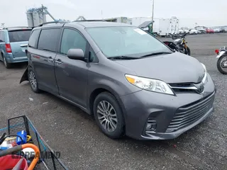 2018 Toyota Sienna XLE Auto Access Seat с VIN 5TDYZ3DC8JS916681, выставлен на аукционе IAAI как лот 42257674 с пробегом 124 262 миль миль и . История ставок и продаж доступна на DreamBid. Изображение 1.