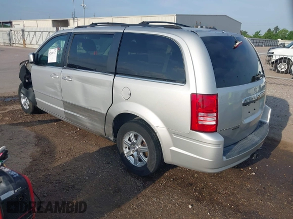 2008 Chrysler Town & Country Touring with VIN 2A8HR54PX8R822991, listed as a IAAI auction lot 42028717 with 152,898 mi miles. Bid and sale history available at carsss.com. Image 3.