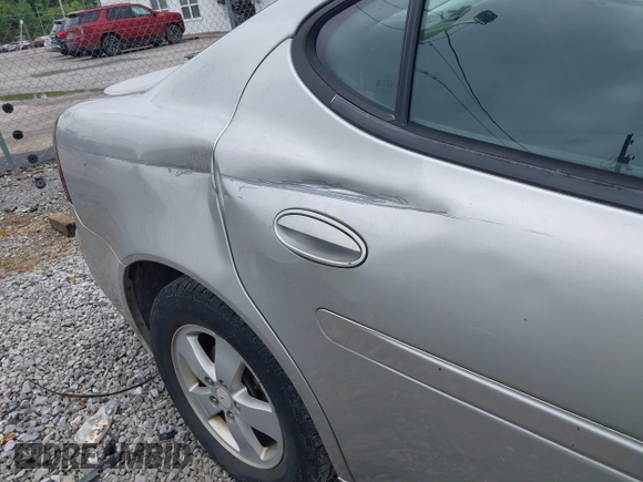 2006 Pontiac Grand Prix z VIN 2G2WP582461300179, wystawiony jako IAAI lot #42356282 z przebiegiem 257 639 mil mil oraz . Historia ofert i sprzedaży dostępna na DreamBid. Obrazek 6.