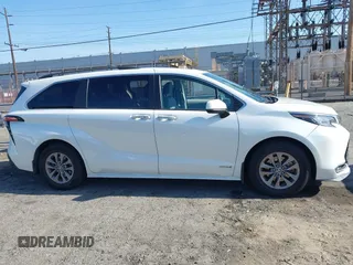 2021 Toyota Sienna XLE z VIN 5TDJRKEC7MS009306, wystawiony jako IAAI lot #42328482 z przebiegiem 169 443 mil mil oraz . Historia ofert i sprzedaży dostępna na DreamBid. Obrazek 13.