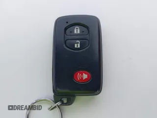 2014 Toyota Prius Two z VIN JTDZN3EU9E3338444, wystawiony jako IAAI lot #42475482 z przebiegiem 63 900 mil mil oraz . Historia ofert i sprzedaży dostępna na DreamBid. Obrazek 11.