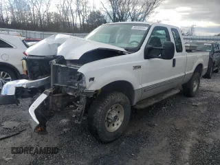 2000 Ford Super Duty F-250 XL with VIN 1FTNX21SXYEA06500, listed as a Copart auction lot 86399554 with 210,274 mi miles and Salvage Title. Bid and sale history available at carsss.com. Image 1.