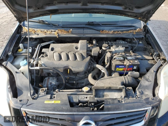 2010 Nissan Sentra S z VIN 3N1AB6AP4AL616577, wystawiony jako Copart lot #56825575 z przebiegiem 132 247 mil mil oraz Czysty tytuł • Clean title. Historia ofert i sprzedaży dostępna na DreamBid. Obrazek 11.