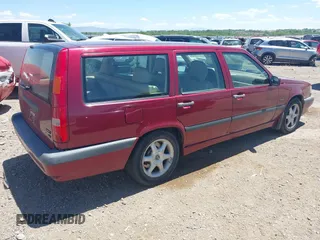 1997 Volvo 850 с VIN YV1LW5647V2322448, выставлен на аукционе IAAI как лот 42311389 с пробегом 162 547 миль миль и . История ставок и продаж доступна на DreamBid. Изображение 4.