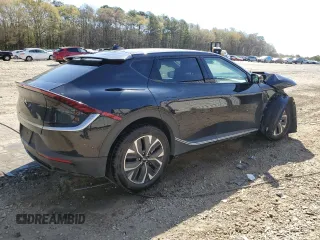 2024 Kia EV6 Light Long Range z VIN KNDC34LA1R5172053, wystawiony jako Copart lot #50467395 z przebiegiem Nie podano mil oraz Szkoda całkowita • Salvage title. Historia ofert i sprzedaży dostępna na DreamBid. Obrazek 3.