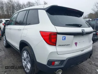 2025 Honda Passport EX-L с VIN 5FNYF8H50SB006501, выставлен на аукционе IAAI как лот 41926216 с пробегом 4 323 миль миль и . История ставок и продаж доступна на DreamBid. Изображение 3.