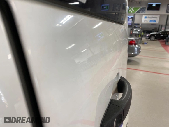 2018 Ford Transit z VIN 1FTYR1YG6JKA87506, wystawiony jako IAAI lot #42501070 z przebiegiem 167 892 mil mil oraz . Historia ofert i sprzedaży dostępna na DreamBid. Obrazek 32.