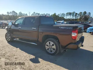 2017 Toyota Tundra Platinum z VIN 5TFAY5F17HX585415, wystawiony jako Copart lot #83656314 z przebiegiem 66 684 mil mil oraz Szkoda całkowita • Salvage title. Historia ofert i sprzedaży dostępna na DreamBid. Obrazek 2.