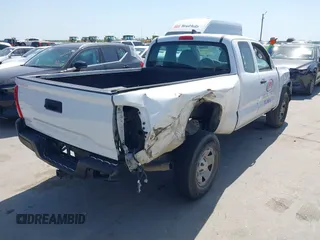 2017 Toyota Tacoma SR z VIN 5TFRX5GN7HX077159, wystawiony jako IAAI lot #42006928 z przebiegiem 92 121 mil mil oraz . Historia ofert i sprzedaży dostępna na DreamBid. Obrazek 4.