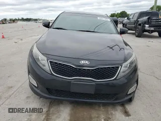 2015 Kia Optima LX z VIN 5XXGM4A78FG439623, wystawiony jako Copart lot #56041285 z przebiegiem 185 636 mil mil oraz Czysty tytuł • Clean title. Historia ofert i sprzedaży dostępna na DreamBid. Obrazek 5.