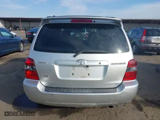 2005 Toyota Highlander with VIN JTEDP21A650061727, listed as a IAAI auction lot 41393126 with 314,688 mi miles. Bid and sale history available at carsss.com. Image 16.