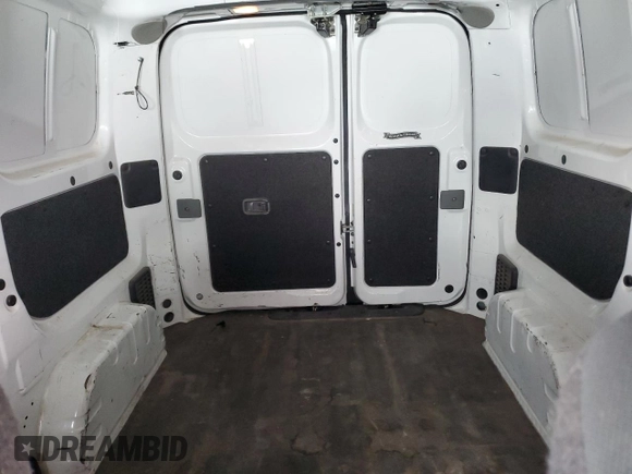 2015 Nissan NV200 S z VIN 3N6CM0KN9FK711799, wystawiony jako Copart lot #53645765 z przebiegiem 105 226 mil mil oraz Szkoda całkowita • Salvage title. Historia ofert i sprzedaży dostępna na DreamBid. Obrazek 10.