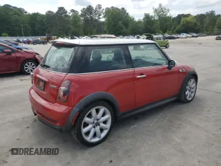 2006 MINI Hardtop S z VIN WMWRE33586TJ35233, wystawiony jako Copart lot #55118115 z przebiegiem 126 066 mil mil oraz Szkoda całkowita • Salvage title. Historia ofert i sprzedaży dostępna na DreamBid. Obrazek 3.
