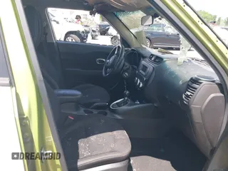 2015 Kia Soul z VIN KNDJN2A25F7776125, wystawiony jako IAAI lot #42182438 z przebiegiem Nie podano mil oraz . Historia ofert i sprzedaży dostępna na DreamBid. Obrazek 5.