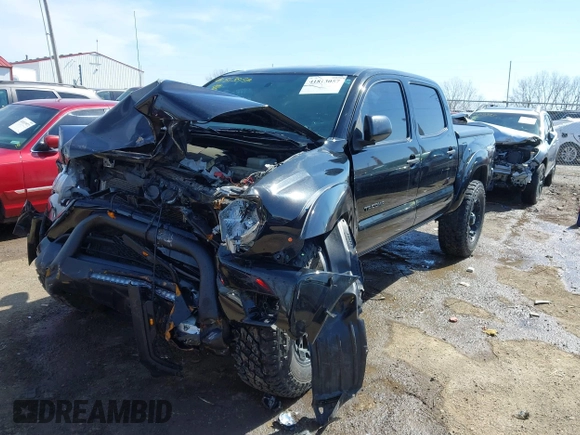 2015 Toyota Tacoma z VIN 5TFLU4EN6FX123489, wystawiony jako IAAI lot #41813057 z przebiegiem 104 828 mil mil oraz . Historia ofert i sprzedaży dostępna na DreamBid. Obrazek 17.