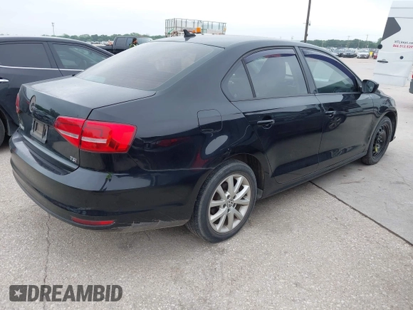 2015 Volkswagen Jetta SE с VIN 3VWD17AJ0FM268841, выставлен на аукционе IAAI как лот 42175788 с пробегом 110 465 миль миль и . История ставок и продаж доступна на DreamBid. Изображение 4.