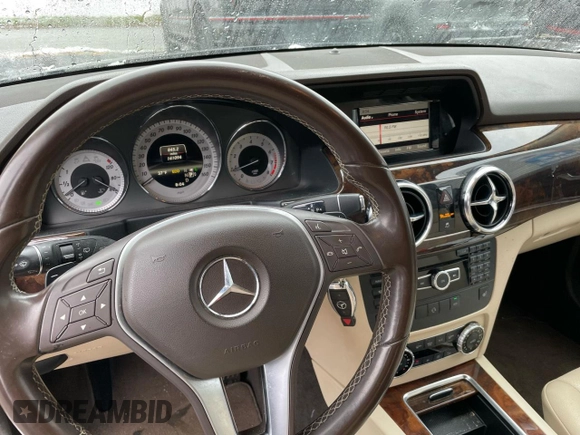 2013 Mercedes-Benz GLK with VIN WDCGG8JB0DF983820, listed as a Copart auction lot 55112155 with 141,094 mi miles and Clean Title. Bid and sale history available at carsss.com. Image 5.