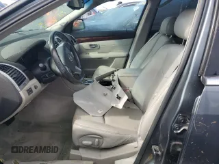 2009 Cadillac SRX RWD z VIN 1GYEE637790101241, wystawiony jako Copart lot #78983654 z przebiegiem Nie podano mil oraz Szkoda całkowita • Salvage title. Historia ofert i sprzedaży dostępna na DreamBid. Obrazek 7.