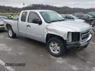 2010 Chevrolet Silverado 1500 LT with VIN 1GCSKSE36AZ117614, listed as a IAAI auction lot 41206928 with Not Provided miles. Bid and sale history available at carsss.com. Image 1.