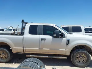 2017 Ford F-250 XLT с VIN 1FT7X2B64HED35283, выставлен на аукционе IAAI как лот 42292819 с пробегом 241 343 миль миль и . История ставок и продаж доступна на DreamBid. Изображение 13.