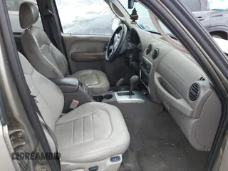 2004 Jeep Liberty Limited z VIN 1J4GL58K74W249983, wystawiony jako IAAI lot #41546908 z przebiegiem 138 075 mil mil oraz . Historia ofert i sprzedaży dostępna na DreamBid. Obrazek 5.