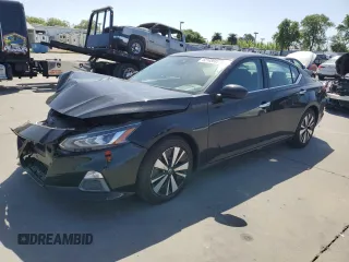 2021 Nissan Altima SV with VIN 1N4BL4DV5MN333726, listed as a Copart auction lot 52148685 with 110,436 mi miles and Salvage Title. Bid and sale history available at carsss.com. Image 1.