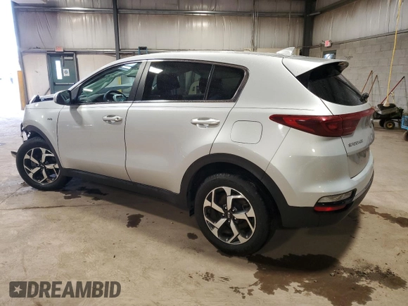 2020 Kia Sportage LX z VIN KNDPMCAC8L7661090, wystawiony jako Copart lot #53094205 z przebiegiem 35 990 mil mil oraz Szkoda całkowita • Salvage title. Historia ofert i sprzedaży dostępna na DreamBid. Obrazek 2.