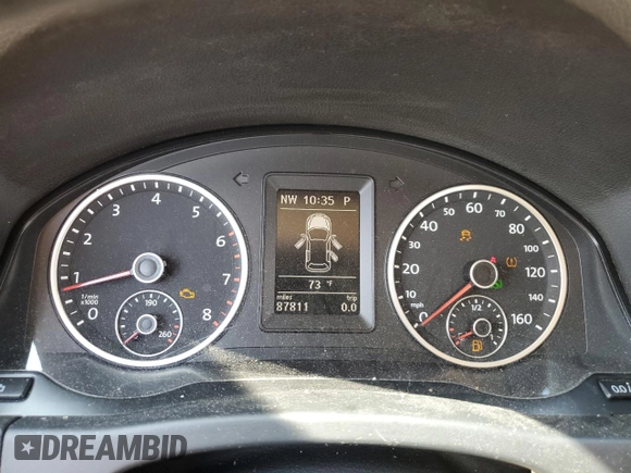 2012 Volkswagen Tiguan SE z VIN WVGAV7AX1CW526645, wystawiony jako Copart lot #46944195 z przebiegiem 87 811 mil mil oraz Szkody całkowita. Historia ofert i sprzedaży dostępna na DreamBid. Obrazek 9.