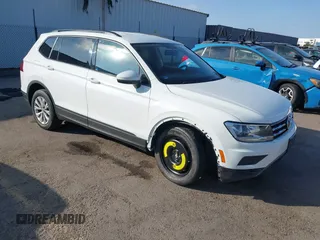 2020 Volkswagen Tiguan S с VIN 3VV1B7AX4LM098567, выставлен на аукционе IAAI как лот 41504191 с пробегом 106 012 миль миль и . История ставок и продаж доступна на DreamBid. Изображение 1.