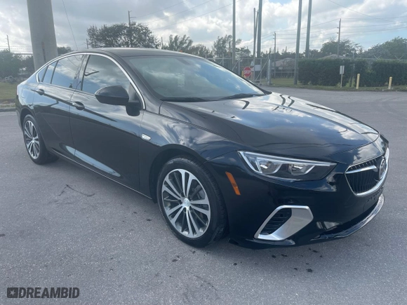 2019 Buick Regal Sportback Essence with VIN W04GP6SX4K1078117, listed as a Copart auction lot 44948615 with 31,670 mi miles and Salvage Title. Bid and sale history available at carsss.com. Image 1.