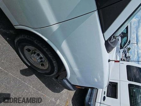 2005 Chevrolet Express Passenger with VIN 1GAHG39U151149680, listed as a IAAI auction lot 42633644 with 165,707 mi miles and . Bid and sale history available at DreamBid. Image 20.