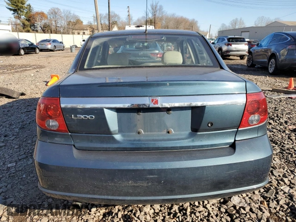 2004 Saturn L L300 1 z VIN 1G8JC54F24Y501352, wystawiony jako Copart lot #82625004 z przebiegiem 119 175 mil mil oraz Szkody całkowita. Historia ofert i sprzedaży dostępna na DreamBid. Obrazek 6.
