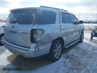 2018 Ford Expedition XLT with VIN 1FMJU1HT0JEA65668, listed as a IAAI auction lot 41005737 with 141,642 mi miles. Bid and sale history available at carsss.com. Image 4.