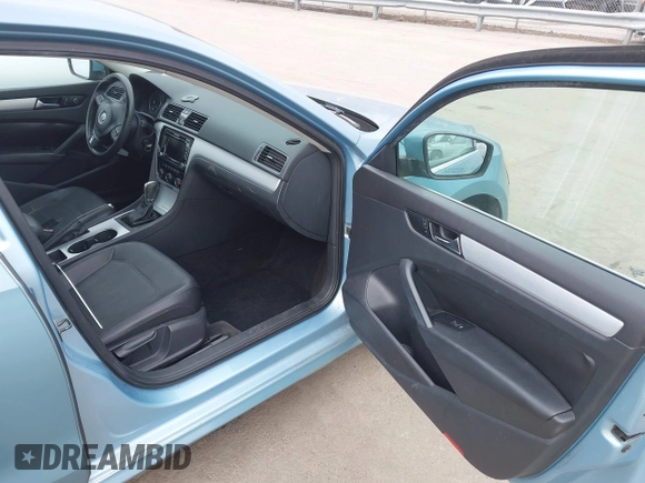 2013 Volkswagen Passat SE w/Sunroof with VIN 1VWBH7A3XDC083442, listed as a IAAI auction lot 41529678 with 138,825 mi miles. Bid and sale history available at carsss.com. Image 5.