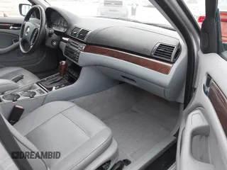 2004 BMW 3 Series 325i with VIN WBAAZ33464KP85402, listed as a IAAI auction lot 42643413 with 48,706 mi miles and . Bid and sale history available at DreamBid. Image 5.