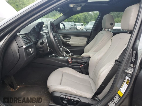 2013 BMW 3 Series 328i xDrive z VIN WBA3B5C5XDF596276, wystawiony jako Copart lot #65396355 z przebiegiem 145 094 mil mil oraz Czysty tytuł • Clean title. Historia ofert i sprzedaży dostępna na DreamBid. Obrazek 7.