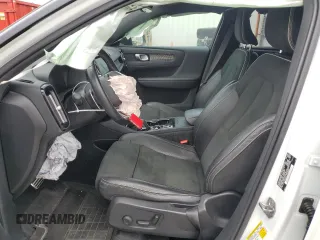 2019 Volvo XC40 R-Design z VIN YV4AC2HM5K2118760, wystawiony jako Copart lot #68668534 z przebiegiem 106 810 mil mil oraz Szkoda całkowita • Salvage title. Historia ofert i sprzedaży dostępna na DreamBid. Obrazek 7.