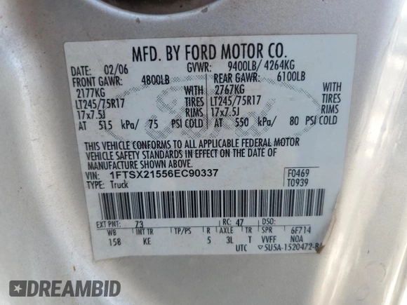2006 Ford F-250 XL z VIN 1FTSX21556EC90337, wystawiony jako Copart lot #56307825 z przebiegiem 152 754 mil mil oraz Szkoda całkowita • Salvage title. Historia ofert i sprzedaży dostępna na DreamBid. Obrazek 13.