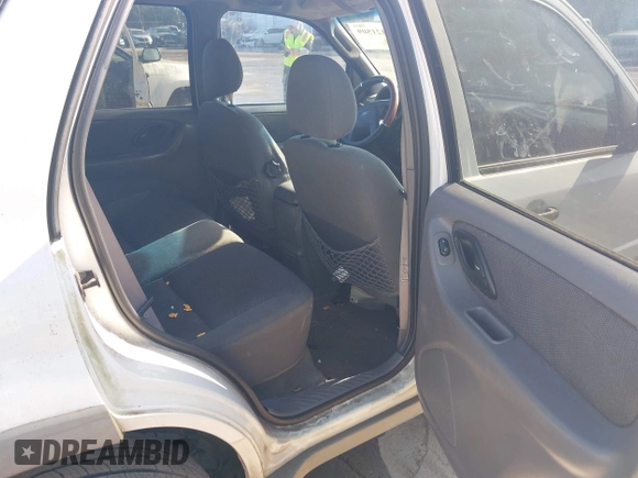2002 Ford Escape XLT Choice with VIN 1FMYU03132KD02414, listed as a IAAI auction lot 42121509 with 218,148 mi miles and . Bid and sale history available at DreamBid. Image 8.