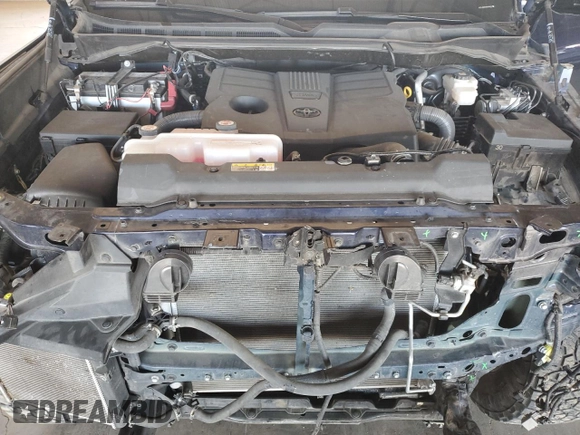 2022 Toyota Tundra SR5 with VIN 5TFLA5DB3NX028618, listed as a Copart auction lot 61807005 with 9,797 mi miles and Salvage title. Bid and sale history available at DreamBid. Image 11.