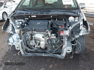 2016 Toyota Sienna XLE with VIN 5TDYK3DCXGS751231, listed as a IAAI auction lot 41975167 with 135,266 mi miles. Bid and sale history available at carsss.com. Image 6.