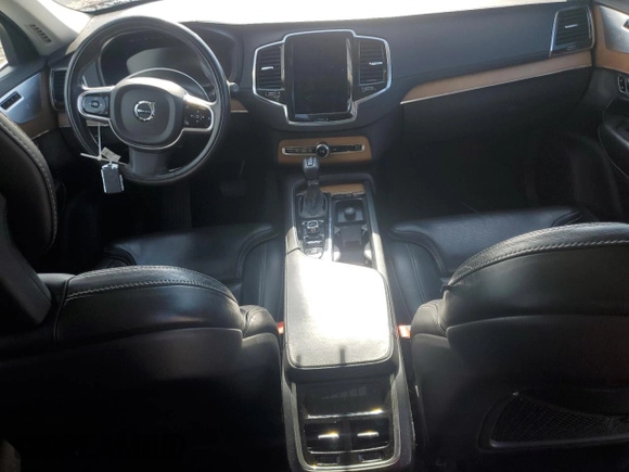 2016 Volvo XC90 T6 Inscription with VIN YV4A22PL0G1022740, listed as a Copart auction lot 58052595 with 102,901 mi miles and Clean title. Bid and sale history available at DreamBid. Image 8.
