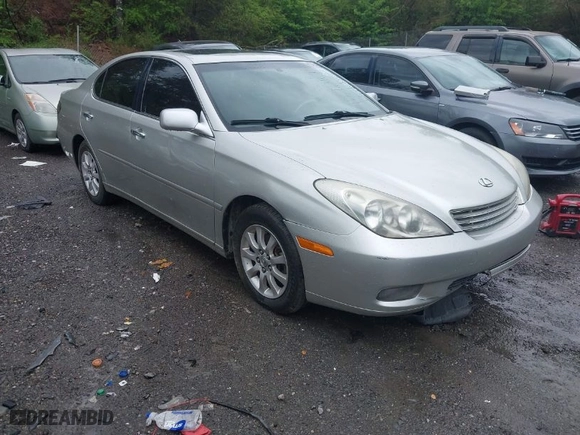 2003 Lexus ES 300 with VIN JTHBF30G330106418, listed as a IAAI auction lot 41928117 with 198,101 mi miles. Bid and sale history available at carsss.com. Image 1.
