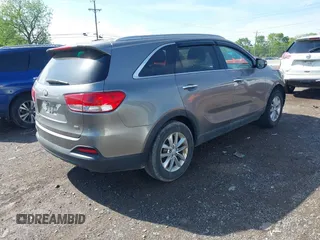 2016 Kia Sorento LX with VIN 5XYPGDA33GG136850, listed as a IAAI auction lot 42030317 with 120,798 mi miles and . Bid and sale history available at DreamBid. Image 4.