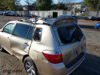 2009 Toyota Highlander with VIN JTEDS41A692084543, listed as a IAAI auction lot 41208295 with 203,620 mi miles. Bid and sale history available at carsss.com. Image 18.