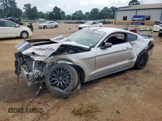 2016 Ford Mustang EcoBoost z VIN 1FA6P8TH4G5326330, wystawiony jako Copart lot #57402025 z przebiegiem 108 229 mil mil oraz Szkoda całkowita • Salvage title. Historia ofert i sprzedaży dostępna na DreamBid. Obrazek 1.