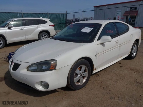 2006 Pontiac Grand Prix with VIN 2G2WP552861105576, listed as a IAAI auction lot 41795538 with 147196 miles. Bid and sale history available at carsss.com. Image 2.