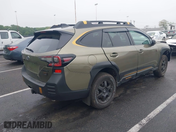 2025 Subaru Outback Wilderness z VIN 4S4BTGUDXS3233676, wystawiony jako IAAI lot #42219497 z przebiegiem 2 001 mil mil oraz . Historia ofert i sprzedaży dostępna na DreamBid. Obrazek 4.